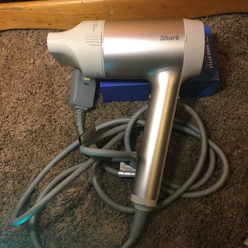 Shark blow dryer